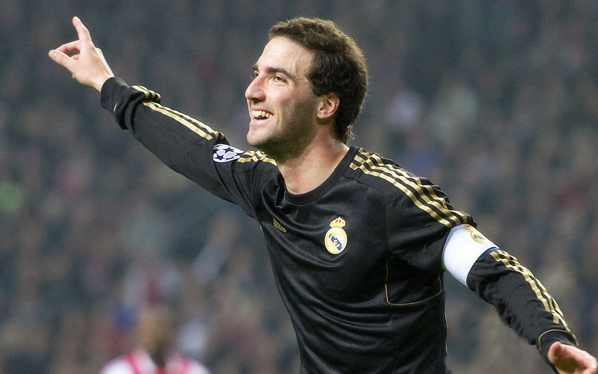 开云体育平台APP-德甲争冠战之夜，当马丁内利的名字成为慕尼黑的叹息